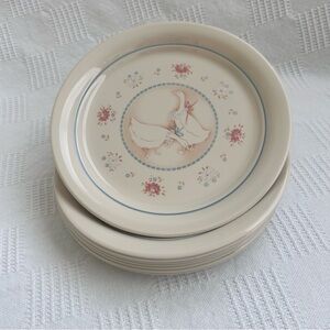 Cream Dinner Plates with Goose Design